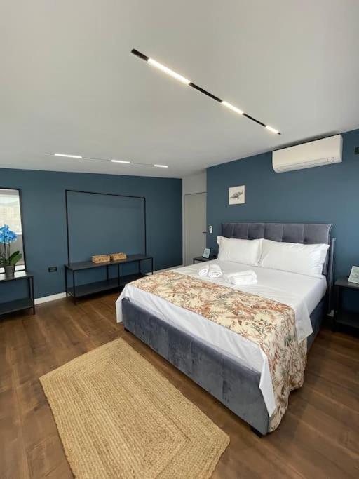 Voyage Penthouse Appartamento Tirana